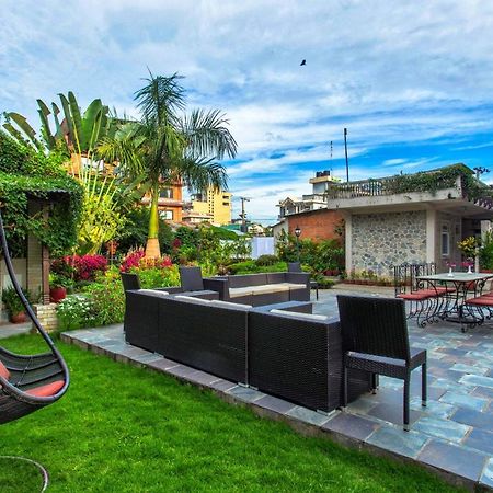 Da Yatra Courtyard Hotel Pokhara Exterior foto