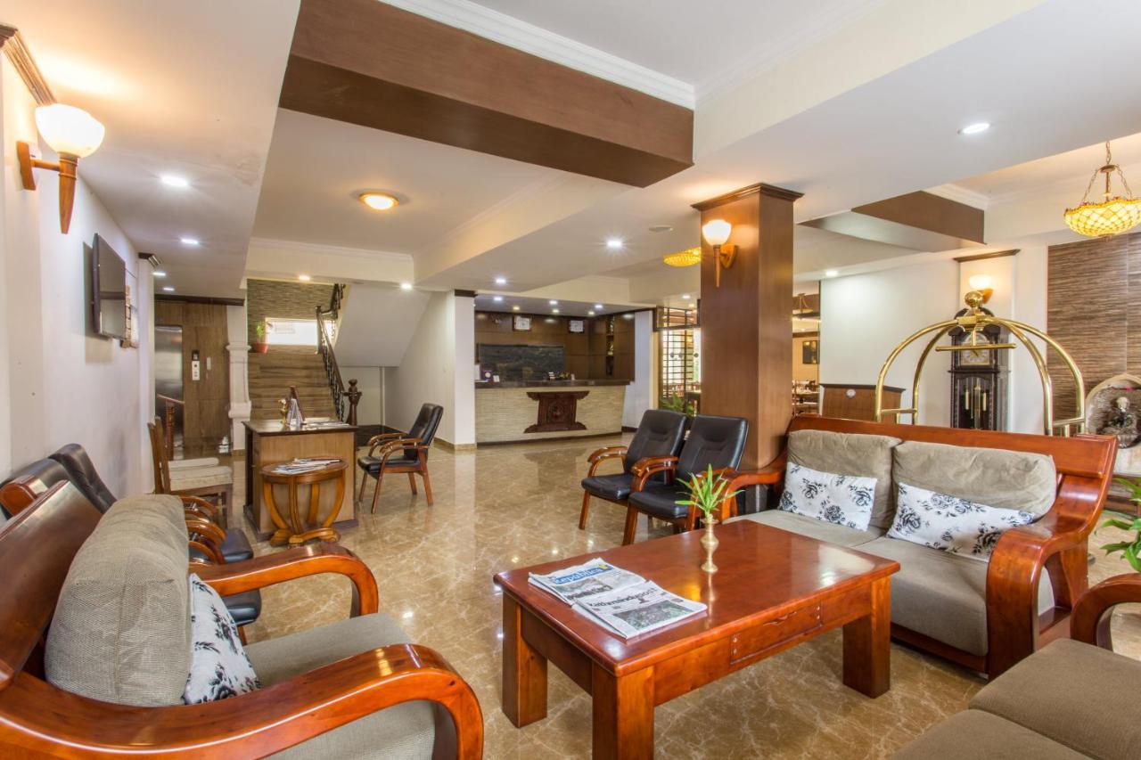 Da Yatra Courtyard Hotel Pokhara Exterior foto