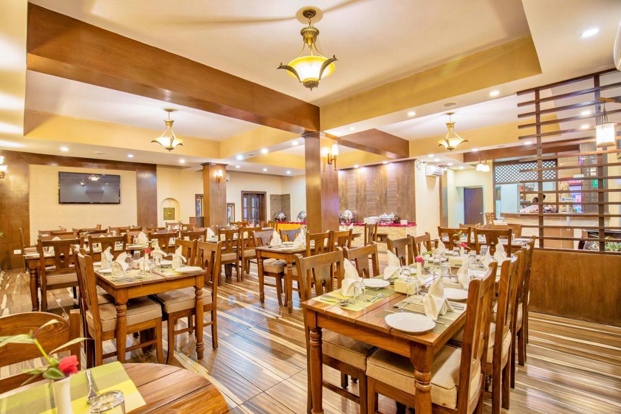 Da Yatra Courtyard Hotel Pokhara Exterior foto