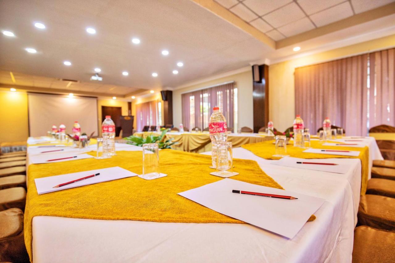Da Yatra Courtyard Hotel Pokhara Exterior foto